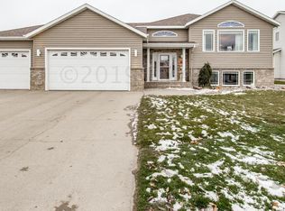 4385 53rd St S, Fargo, ND 58104