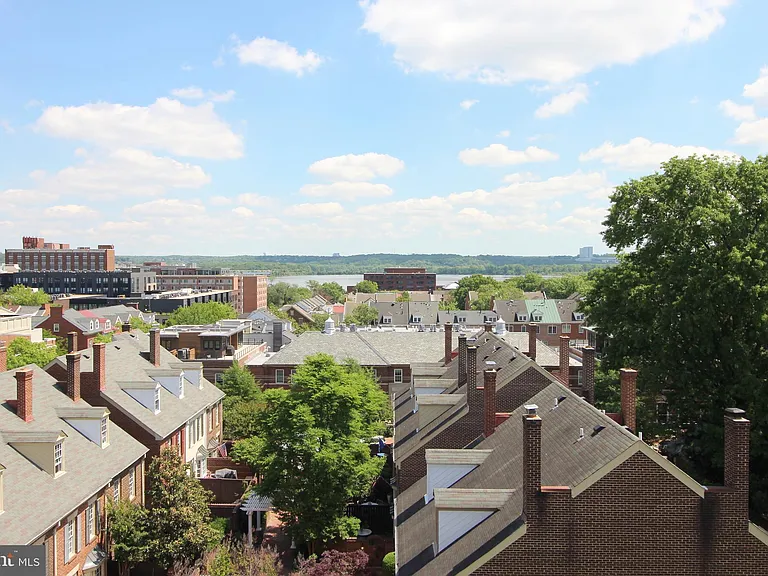 515 N Washington St #203 — Photo 30