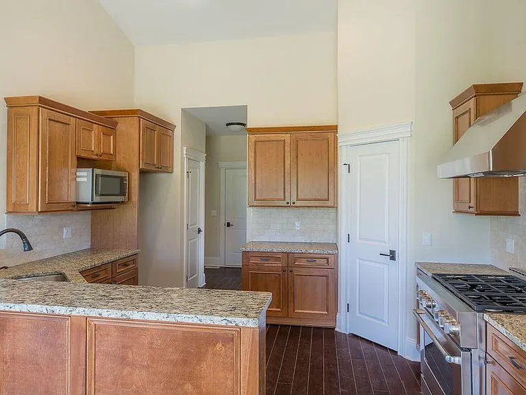 52 Cobblestone Ln — Photo 3