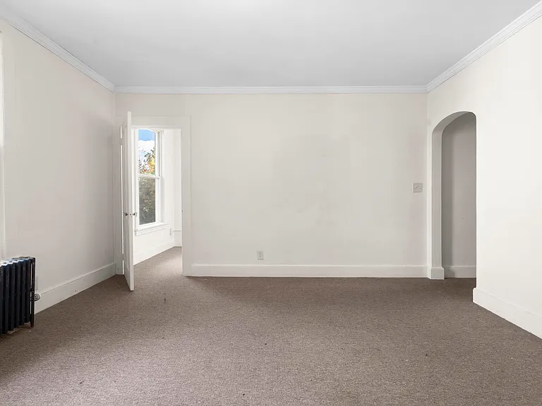 113 E Main St #4 — Photo 7