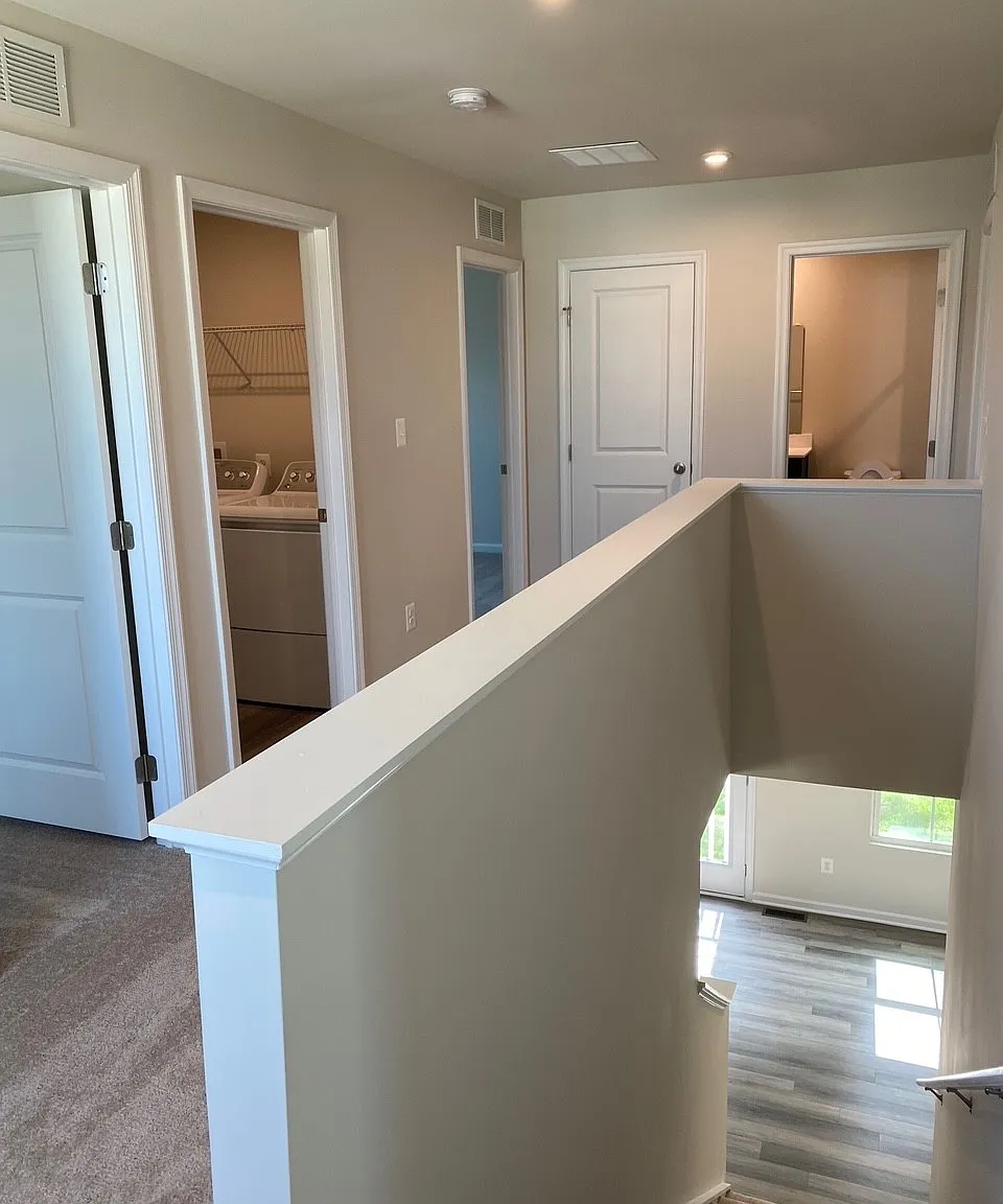 4 bed, 2.5 bath, 1900 sqft, $3,100 — Photo 2