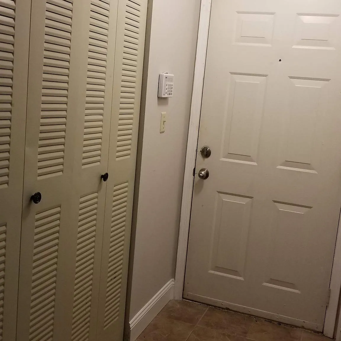2 bed, 900 sqft, $2,300 — Photo 2