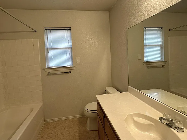 201 Janelle Dr #B — Photo 8