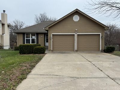 2200 NW Harbor Pl, Blue Springs, MO, 64015