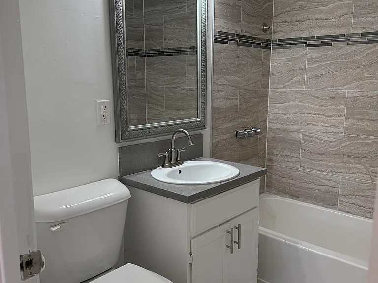 529 Avenue G — Photo 6