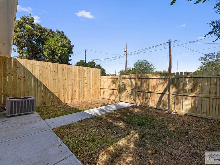 835 E Taylor St #B — Photo 18