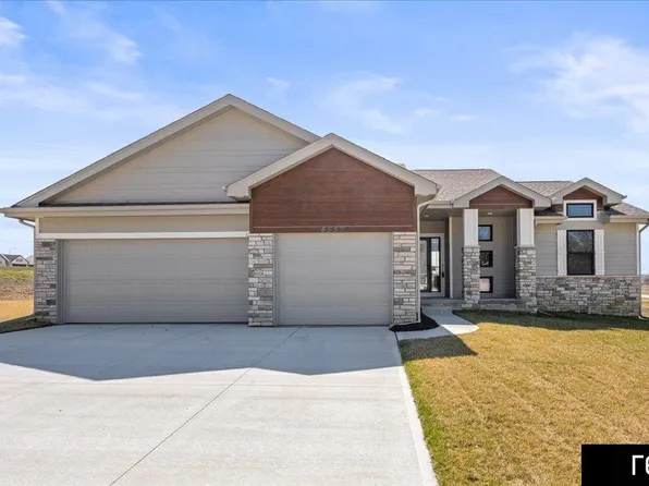 4557 Barksdale Dr, Bellevue, NE 68123