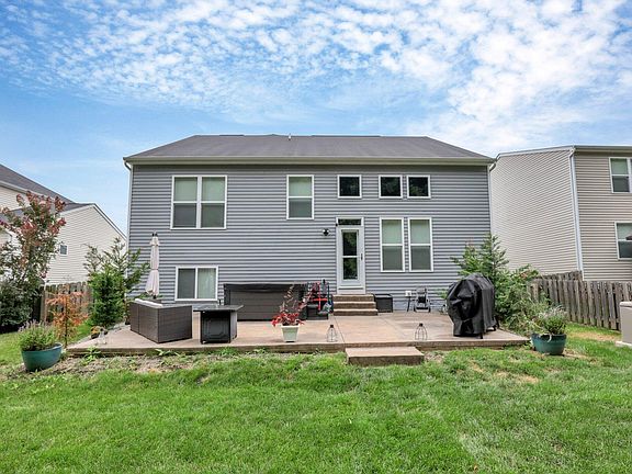 3rd image of 238 Glen Crossing Dr