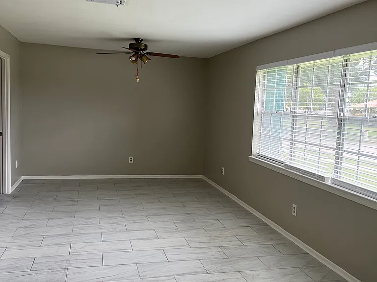 1829 Harvard Ave — Photo 10