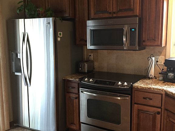 3rd image of 302 Porter Dr