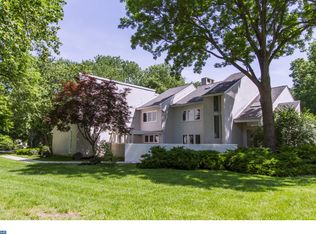 1089 Victor Ln, Bryn Mawr, PA 19010