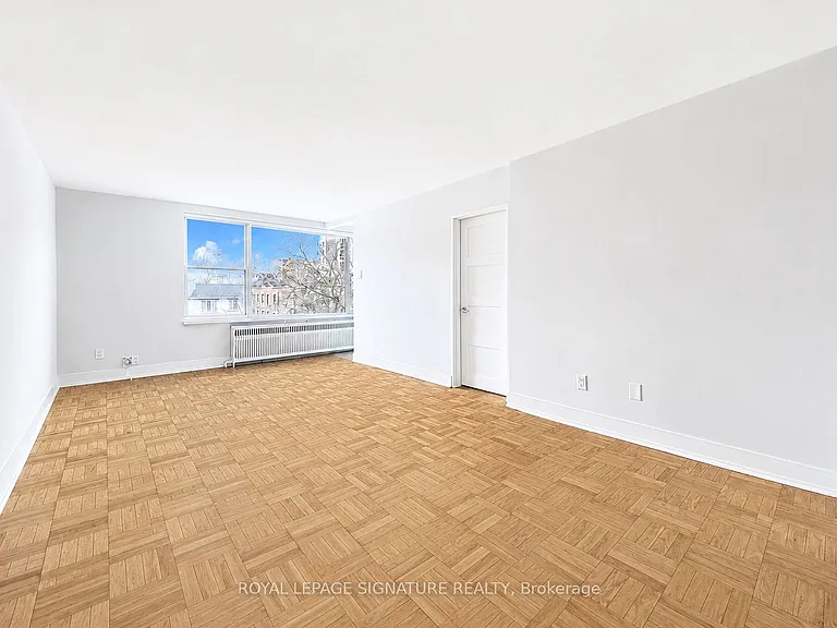 1545 Bathurst St #402 — Photo 4