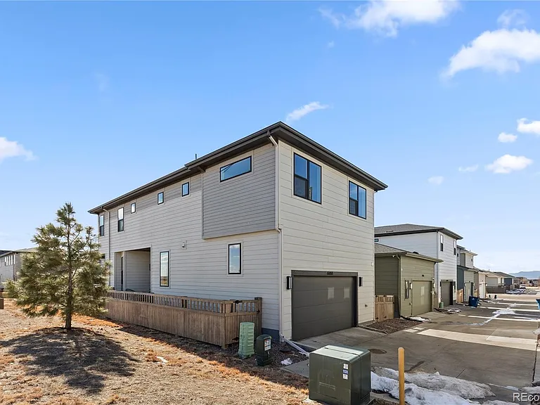 6058 N Perth St — Photo 39