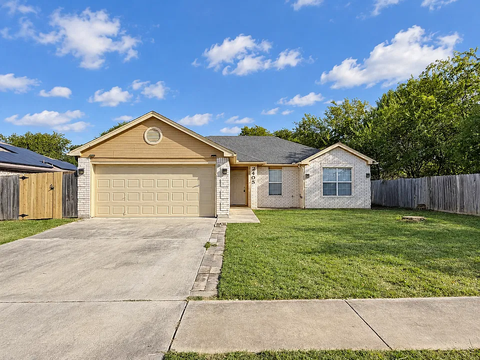 2405 Thoroughbred Dr