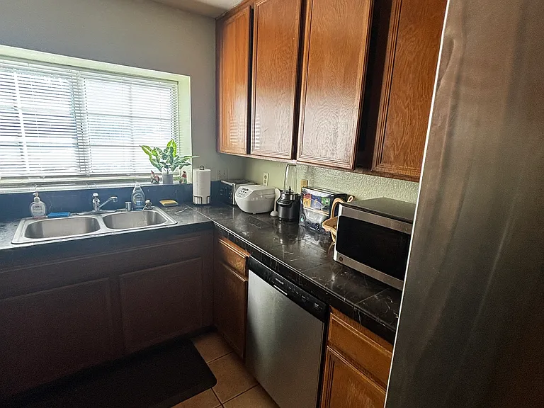 1560 Alameda Gln — Photo 2