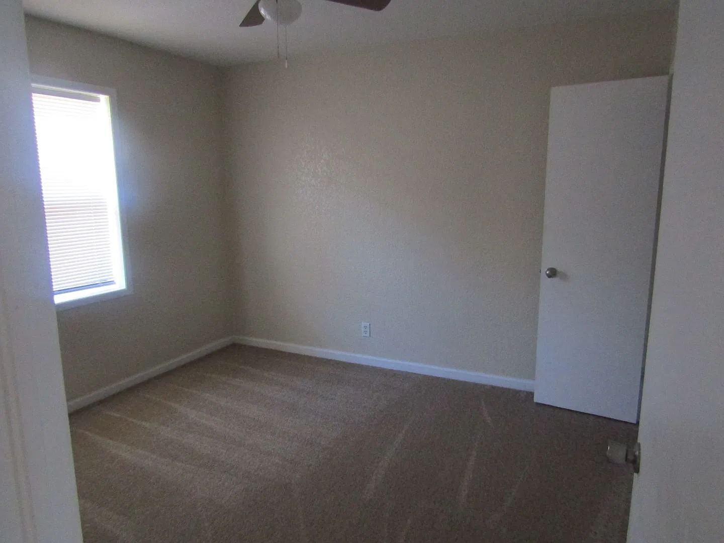 3 bedroom 2 bath home — Photo 2