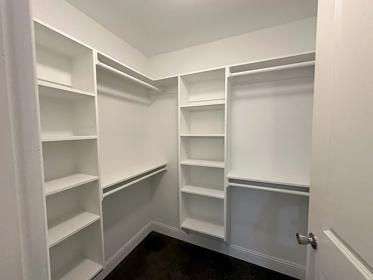 428 E Nelson St — Photo 15