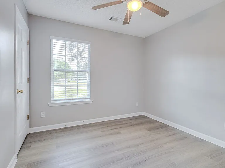 308 Barrister Cir — Photo 20