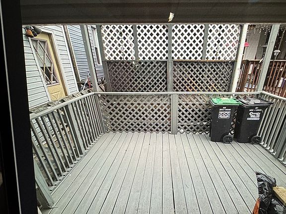 4th image of 834 E Market St