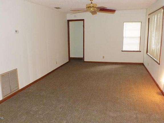 3rd image of 444 Campbell Ave