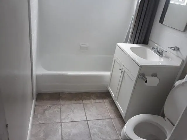 Studio, $1,600 — Photo 2