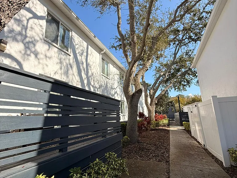 5215 Westshore Blvd #13 — Photo 17