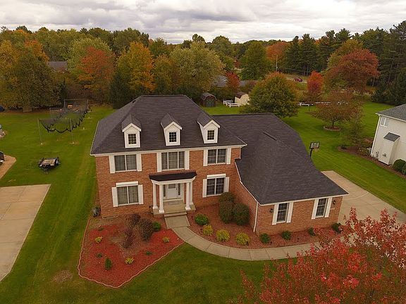 2nd image of 7945 Glengate Dr