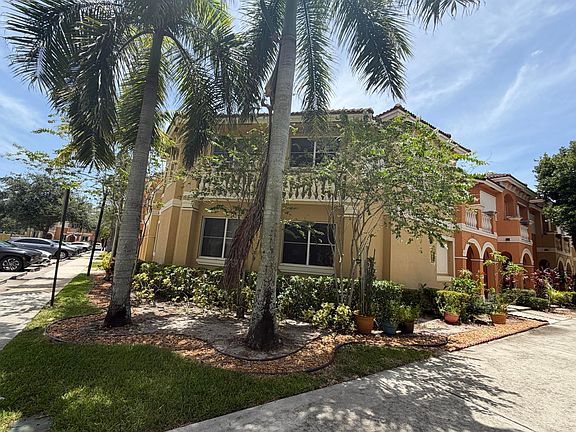 3rd image of 8928 SW 18TH Street