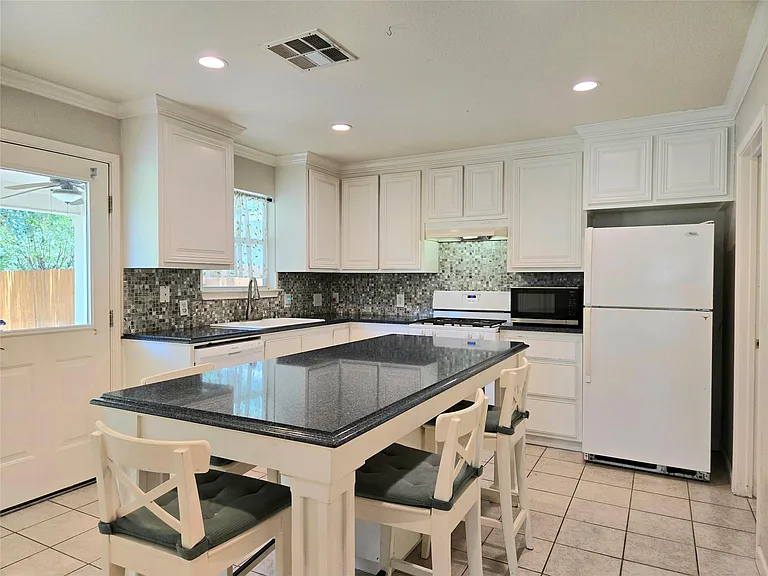 809 Sheraton Ave — Photo 8