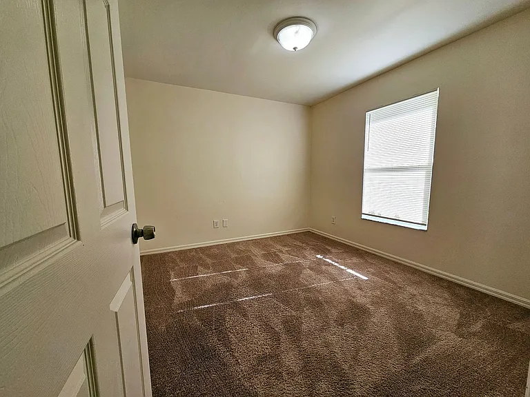 207 Hightower Ave S — Photo 15