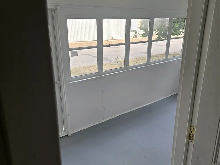 553 Bratnober St — Photo 15
