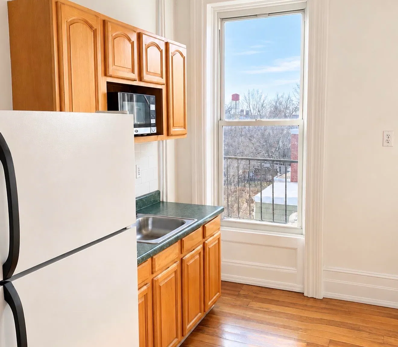2 bed, 1.0 bath, $3,250 — Photo 4