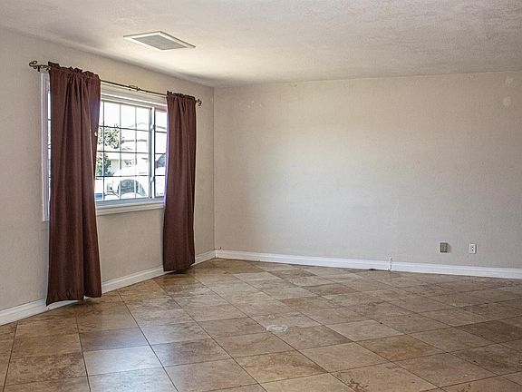 3rd image of 8989 Rosecrest Dr