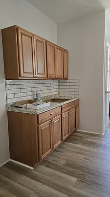 Rented by Concrete Jungle Realty | media 10