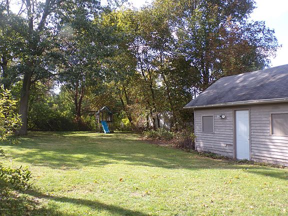 4th image of 930 Chambers St
