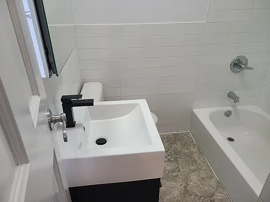 Rented by The Hamilton Group | media 24