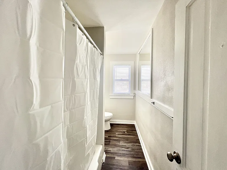 921 W Grand Ave — Photo 20