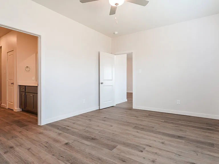 1545 Harvester Dr — Photo 10