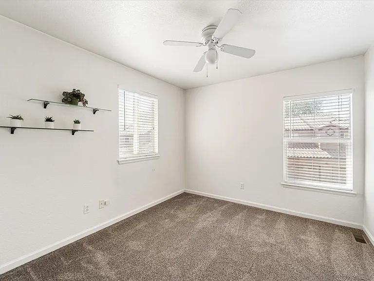 4452 S Auckland Ct — Photo 19