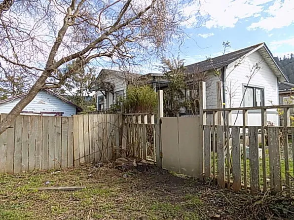 21 Hansen St, Orick, CA 95555