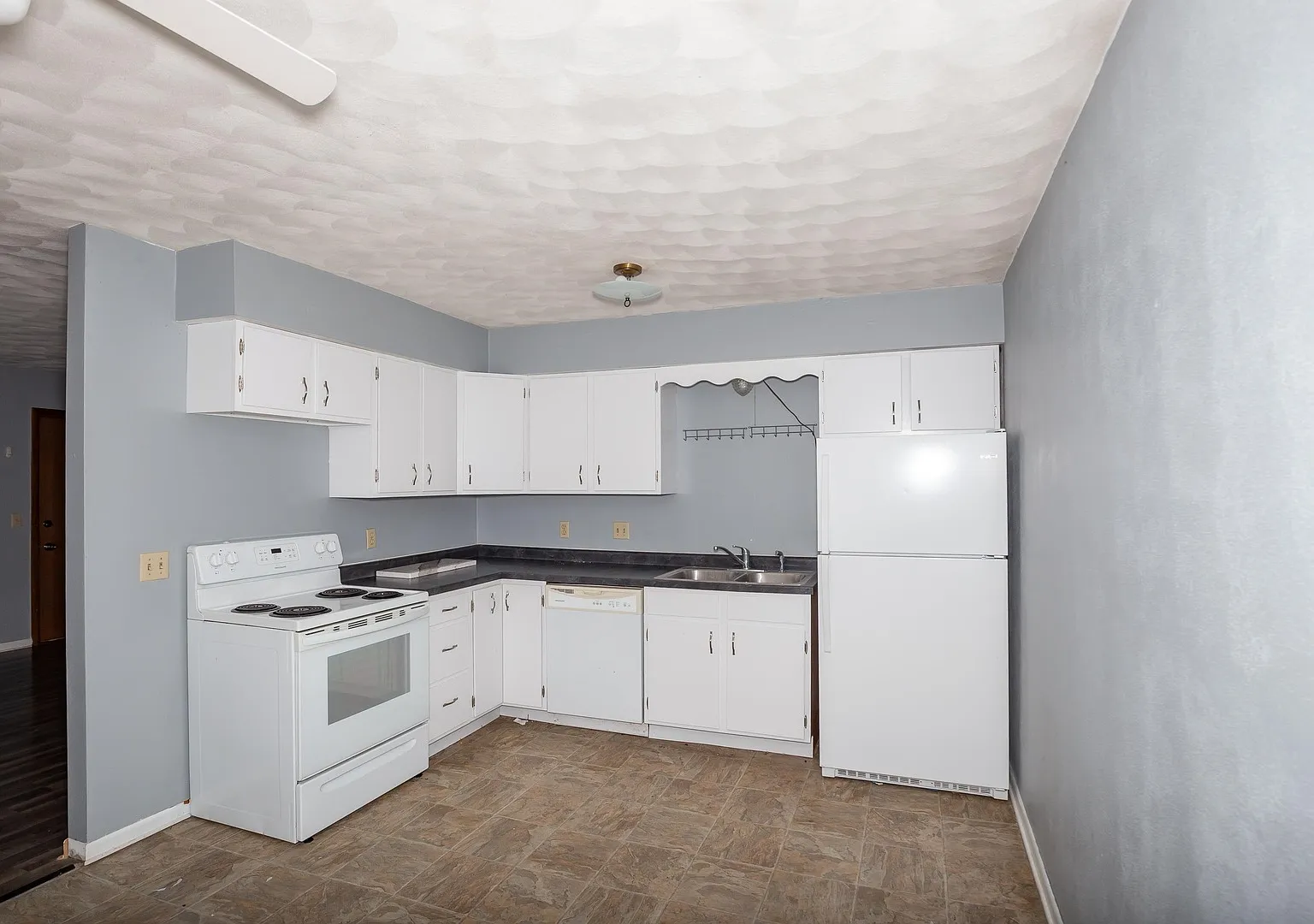 2 bed, 750 sqft, $1,100 — Photo 3