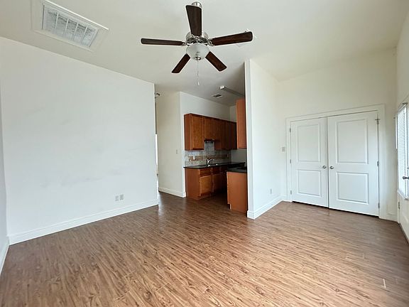 4th image of 901-929 S Barnett Springs St #919