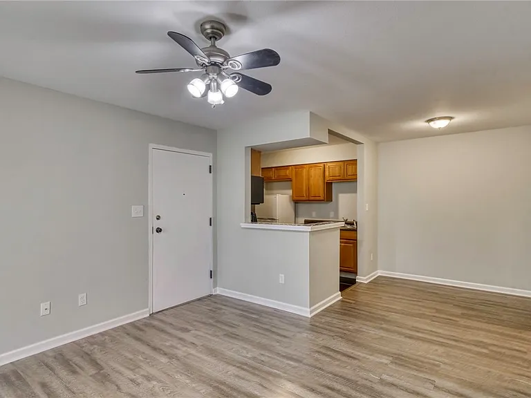 904 University Oaks Blvd #117 — Photo 4