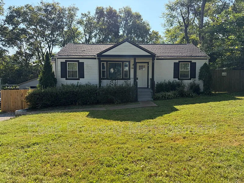 3 bed, 1.5 bath, 2084 sqft, $2,595 — Photo 1