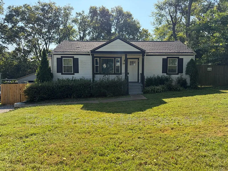 2204 Sandra Dr