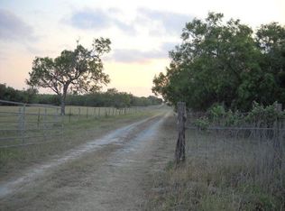 1798 County Road 359, Gillett, TX 78116