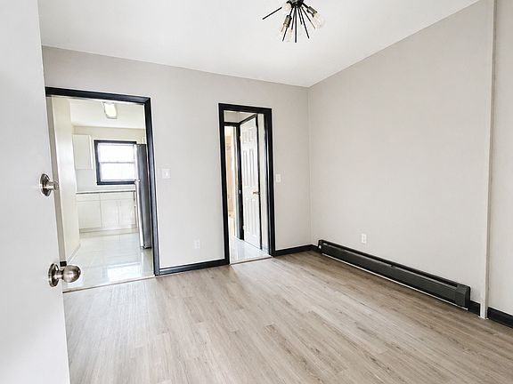 4th image of 216 Fairmount Ave #2R