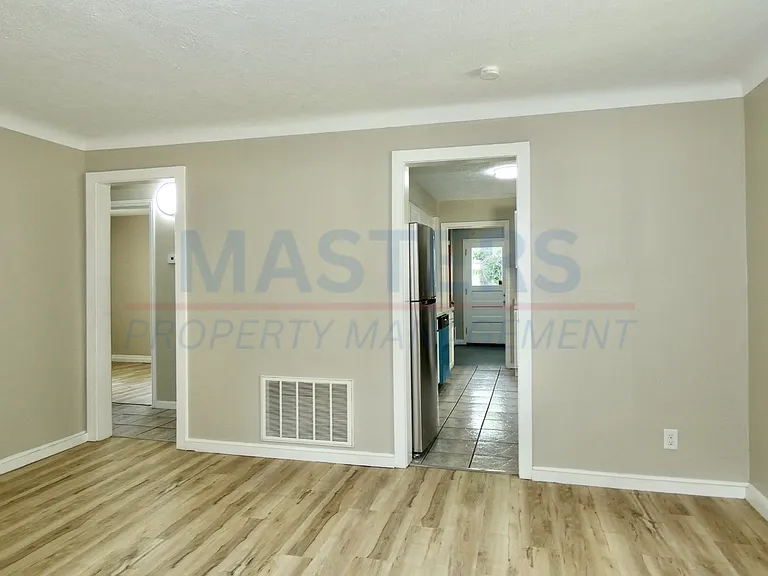 5133 Adella St — Photo 7