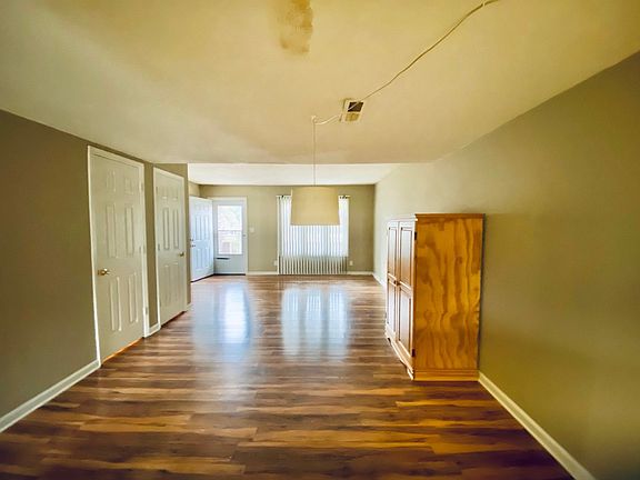 Living room_05122021