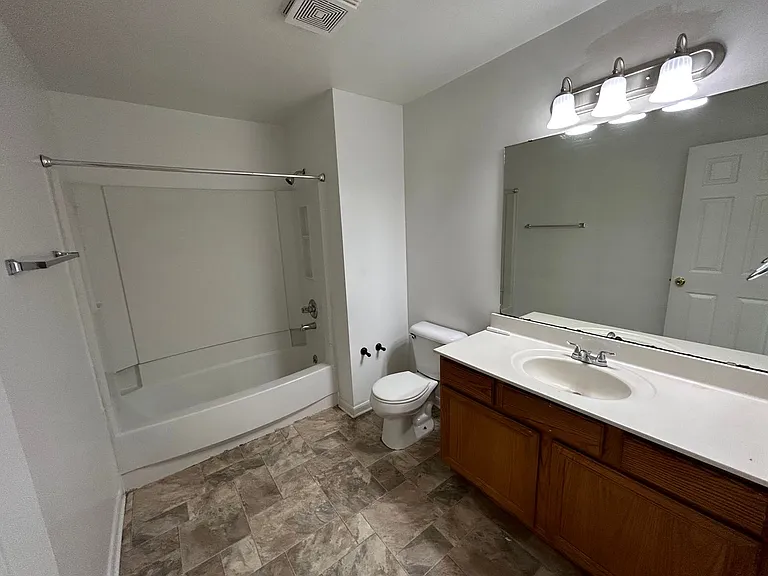 3217 Daytona Ave — Photo 10